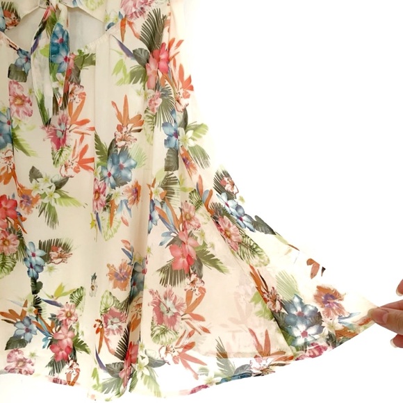 Bsk Bershka Floral Flowers Sundress Summer Cutout Flowy Vacation Tropical Creme - Picture 7 of 13